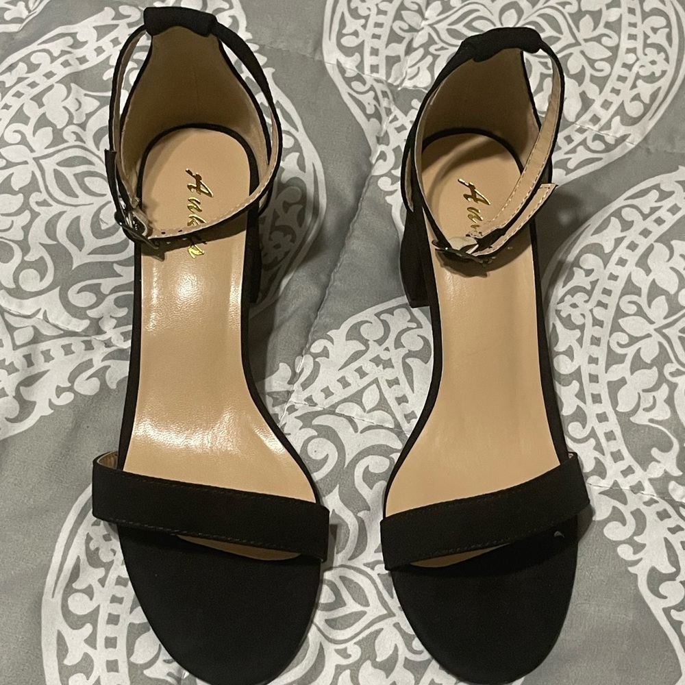 Ankis Comfortable Women's Open Toe Ankle Strap Block Chunky Heeled Shoes